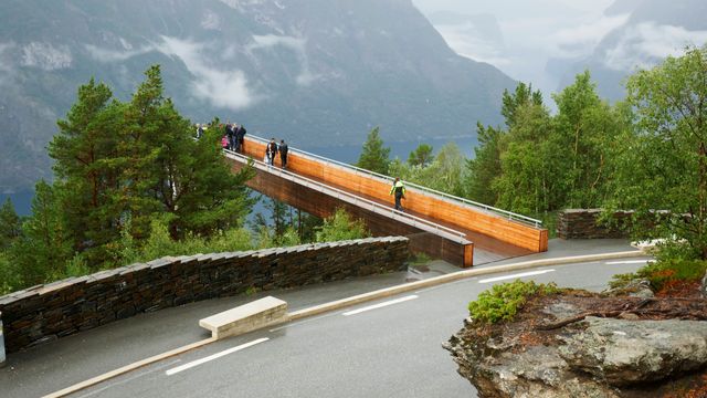Parkeringskaos ved panoramapunktet – nå må det bygges ut