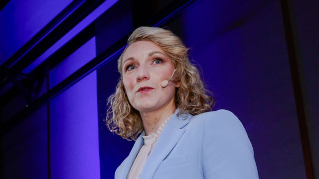 Varsler fortgang med lov som skal tøyle nettgigantene