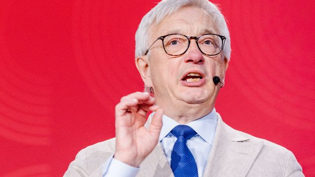 Riksrevisjonen: Departementene har brukt 187 millioner for mye på konsulenter
