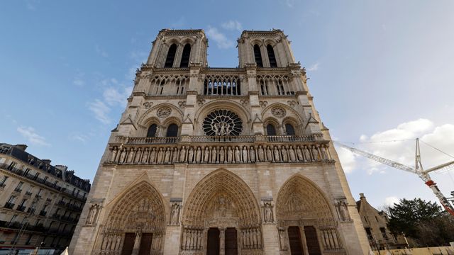 Tårnene til Notre-Dame åpner i høst