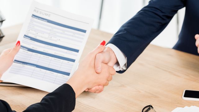 Studie: Mange ledere bruker KI til viktige personaloppgaver – helt uten menneskelig tilsyn