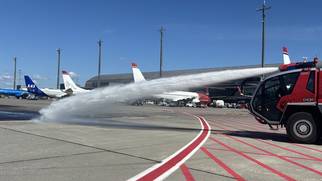 Asfalten smelter på Gardermoen