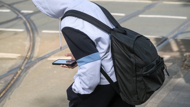 Vi må hindre at barna blir skjermavhengige «smombier»