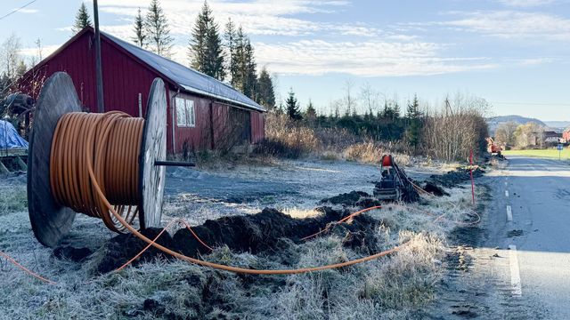 Struper sin egen målsetting om bredbånd til alle