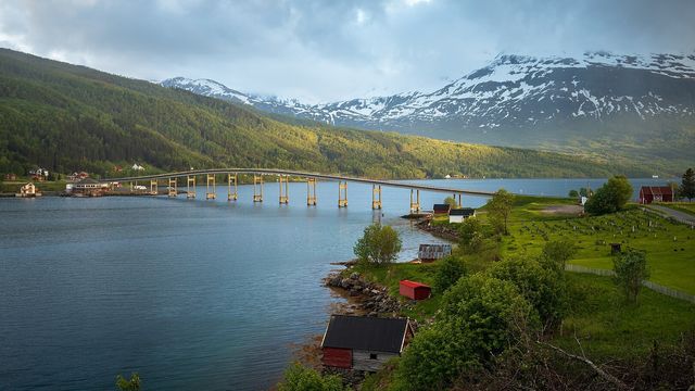 Fiber ble lagt etter «glipp» – grunneier krever sjøkabel fjernet