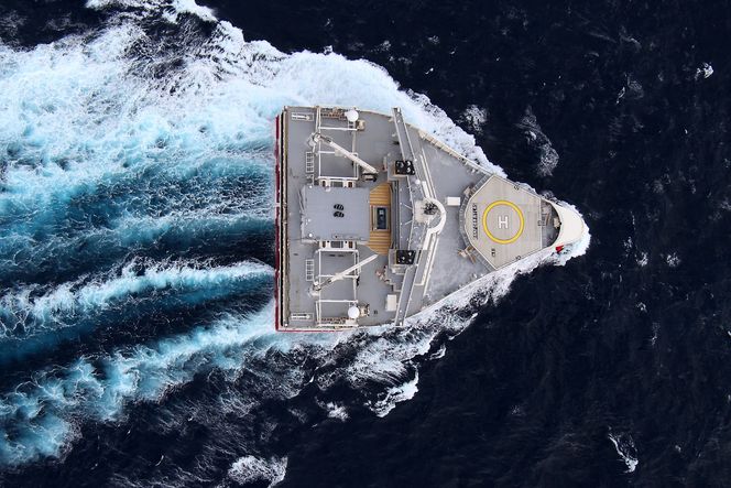 Rolls-Royce Marine hevdet i retten at de tapte kontraktene for levering av utstyr til dette og åtte andre seismikkskip, blant annet fordi deres tegningsmateriale var utnyttet av en konkurrent.