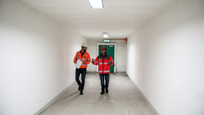 Tverrslagene mellom tunnelen gir mulighet for å rømme over i det andre løpet.