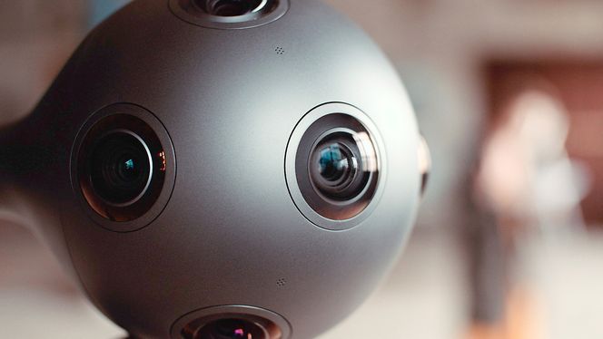 Ozo er teknisk sett ikke en ball - på venstre side av bildet ser du en utvekst som stikker ut.