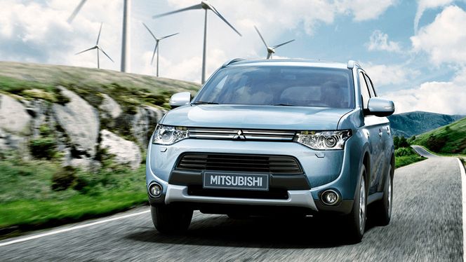 Mitsubishish populære Outlander PHEV har elektrisk firehjulsdrift.