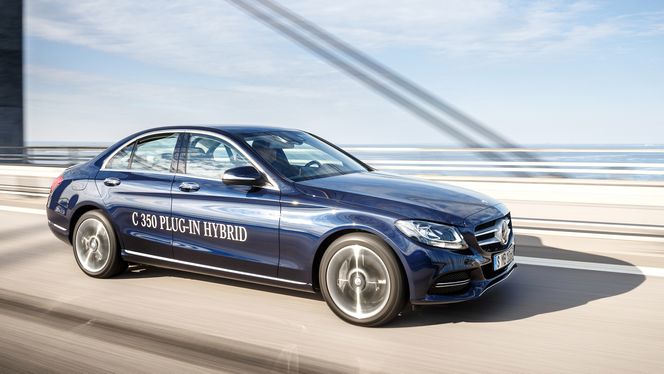 C350e har ikke veldig lang rekkevidde, men småkjøring kan du få unna uten å bruke bensin.