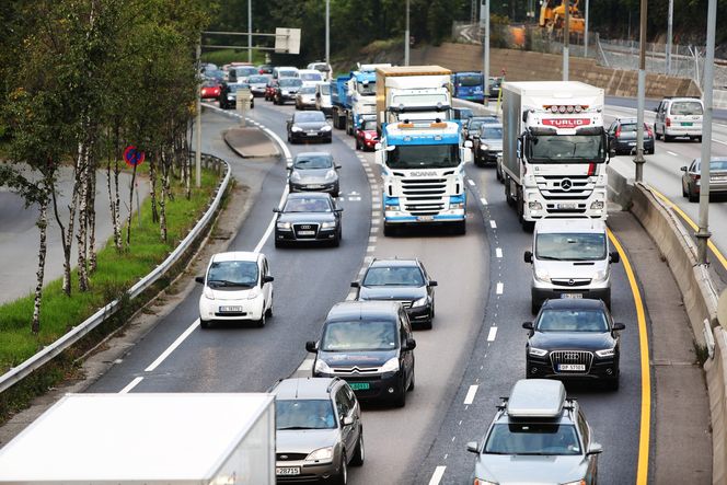 Fredag morgen E18 Høvik. Vestkorridoren.
