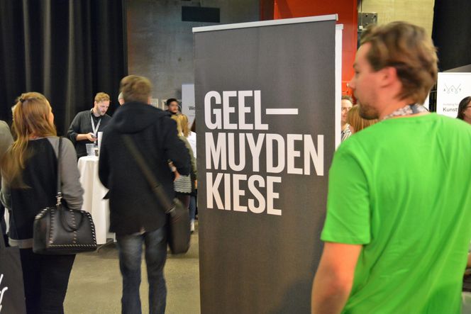 Mange forskjellige selskaper er innom karrieredagen. Bilde: Thomas Marynowski