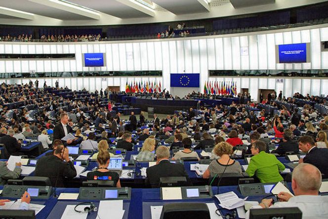 Medlemmer og ansatte ved Europaparlamentet får ikke bruke Outlook-appene for Android og iOS fordi e-post og innloggingsinformasjon blir lagret hos Microsoft og datterselskapet Acompli. Bilde: Europaparlamentet