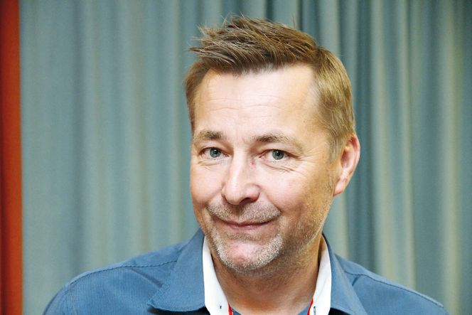 Morten Aanonli ser at Ethernet blir vanligere. Er det først Ethernet blir det enklere å innføre trådløst, som nå er en trend innen automasjon.