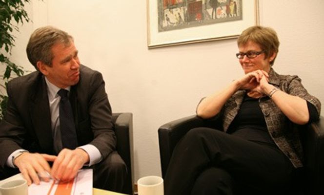 Nye tog De er gode busser, Einar og Elisabeth Enger, men er altså ikke i slekt.