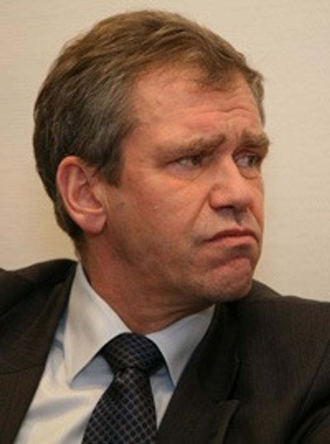Signaler NSB-sjef Einar Enger kjører mye bil, til tross for at han altså er sjef for NSB.