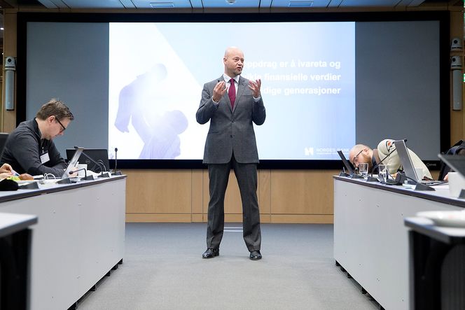 I fjor sommer ble Oljefond-sjef Yngve Slyngstad bedt om å granske Hyundai Heavy Industries.