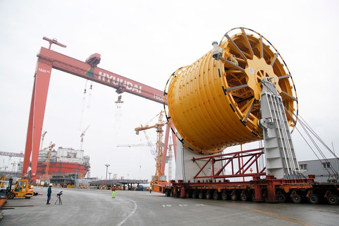 Slangetrommelen på Goliat har en diameter på 12,5 meter, en bredde på 15 meter og er designet for å oppbevare en 380 meter lang slange.