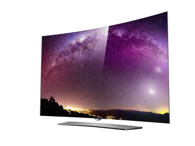 Full rulle med OLED: Nå er det OLED-TV-er i UHD, gjerne med buet skjerm, som skal gjør LG til selve toppmerket.