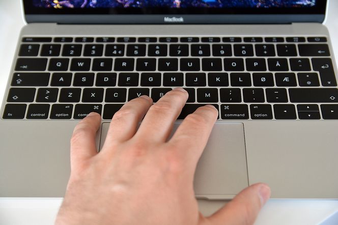 Force Touch-platen emulerer følelsen av et klikk med en vibrasjonsmotor under.