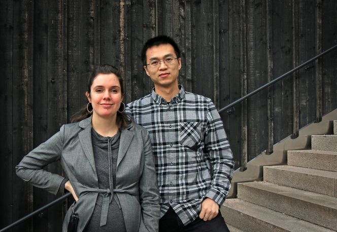 Forskerne Feng Chen og Nicole Kringos  tror teknologien kan være klar om få år.