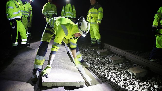 Mer fiber: Her legges fiber både til det nye mobilsystemet på T-banen og til signal og kommunikasjonsanlegget til T-banen. Foto: Eirik Helland Urke