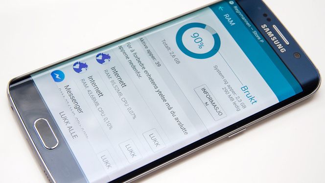 Samsung vil ha oss til å tro at det generelt er en god idé å tømme arbeidsminnet, til tross for at telefonen har 3 GB RAM av en svært hurtig type.