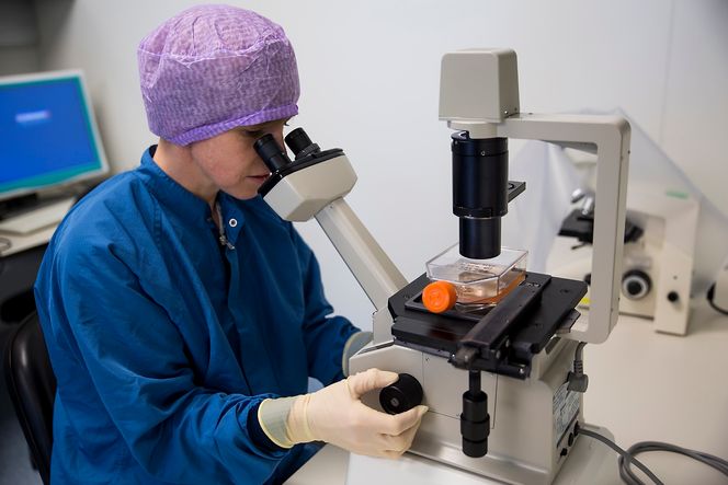 Overvåker effekten: Else Marit Inderberg Suso ved Radiumhospitalets celleterapiavdeling leder arbeidet med å teste immunresponsen hos pasienter som behandles med de nye pasientene.