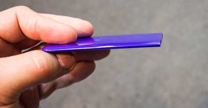 Energilager: En slik JAQ-kassett fylt med vann, salter og metaller er nok til å lade opp en mobiltelefon
