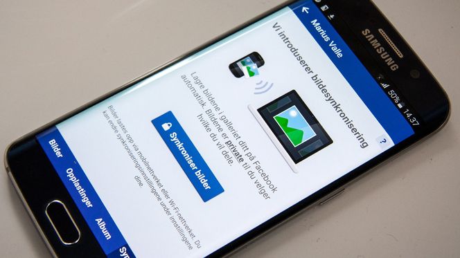 Om du føler deg komfortabel med det, kan alle bilder du tar med mobilen lastes opp til Facebook automatisk. De forblir private til du selv velger å dele dem enkeltvis.