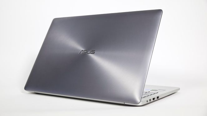 Asus&#039; mønstrede metall er fortsatt lekkert.