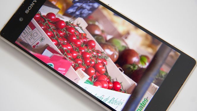 Skjermen måler 5,2 tommer, og er av det gode slaget.