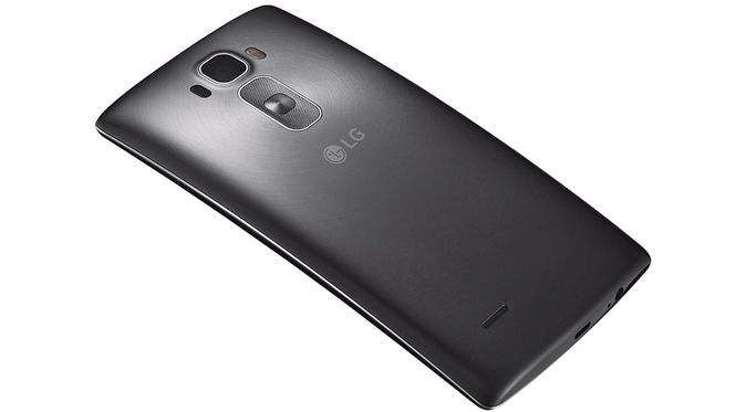 Bakdekselet er dekket med en selvreparerende film som fjerner svake riper på noen få sekunder.