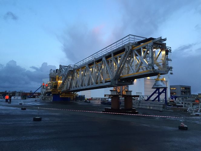 Dette blir den lengste teleskopiske gangbrua i verden og ga ingeniørene i Marine Aluminium noen ekstra utfordringer.