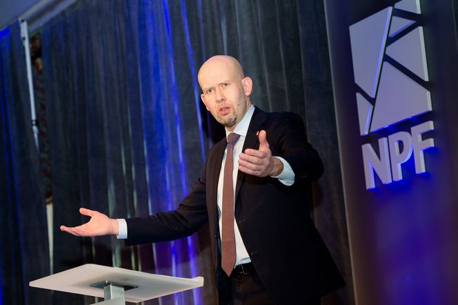 Statsråd Tord Lien, Olje- og energidepartementet under OIS 2015