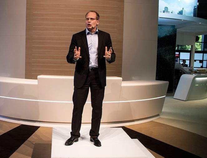 Frelst på strøm: Sjefen for Volvo Buses, Håkan Agnevall, formerlig gløder når han snakker om bussens elektriske fremtid.