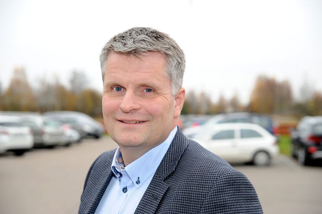 FoU-sjef Rune Volden mener at myndighetenes regelverk og kundenes tankesett må endres for å få full effekt av mulighetene som dagens IT-teknologi gir. Foto: Atle Abelsen