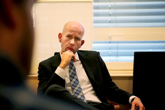 Energiminister Tord Lien (Frp) kan ikke love at vindkraftprosjekter i Norge får elsertifikater hvis de settes i drift etter 2020, slik utbyggere i Sverige får.