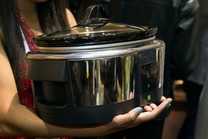Dersom lange koketider er et hinder i hverdagen din, kan denne fjernstyrte trykkokeren være til hjelp.