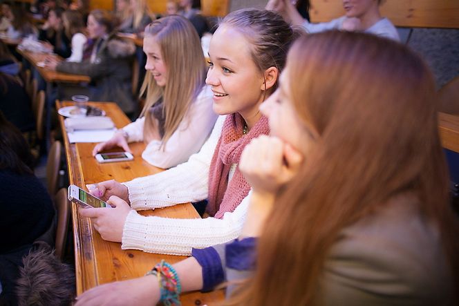 Kahoot! gjør klasserommet om til et gameshow, og gir læreren unike muligheter til å måle kunnskaper hos elevene, samtidig som det gjør undervisningen underholdende.