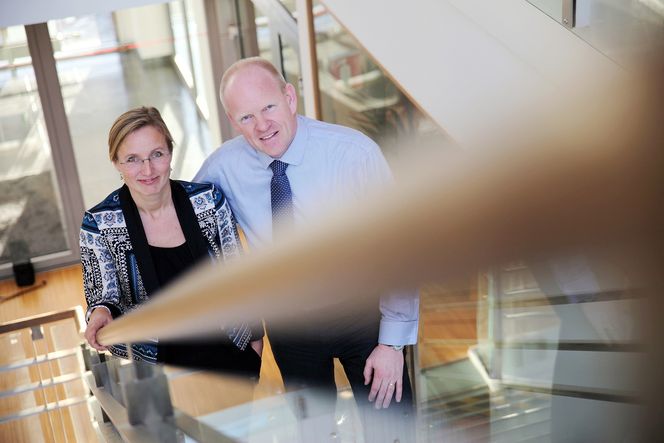 Har troa: Shells teknologidirektør Gerald Schotman og Anne Mette Hilmen, sjef for Shell Technology Norway, tror Shells nye 4D-teknologi blir det neste store i oljeindustrien. Foto: Peder Qvale