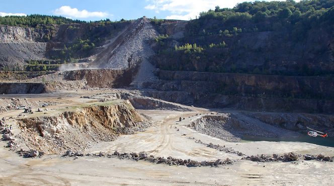 Testingen med BO 105-helikopteret ble gjennomført i et steinbrudd.