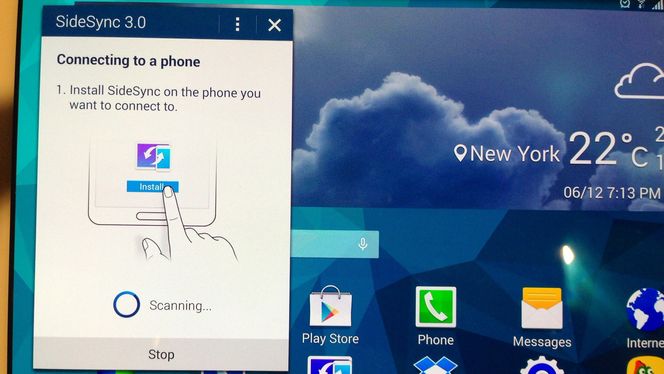 Med SideSync 3.0 kan du speile telefonskjermen på nettbrettet, og dermed fortsette å bruke den selv om den ligger i et annet rom.
