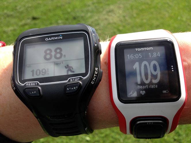 Vi sammenliknet pulsmålingene mellom disse klokkene.