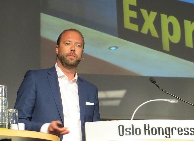 Lars Petter Ulveseth fra Knowit snakket om betydningen av en god brukeropplevelse under Finansnæringens Digitaliseringskonferanse.