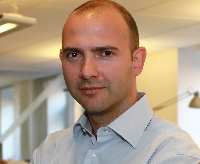 Sikkerhetsdirektør Erkan Kahraman mener at mange sikkerhetsspørsmål kan løses ved at de ansatte blir bevisste på hvilke data de legger i ulike nettskytjenester.