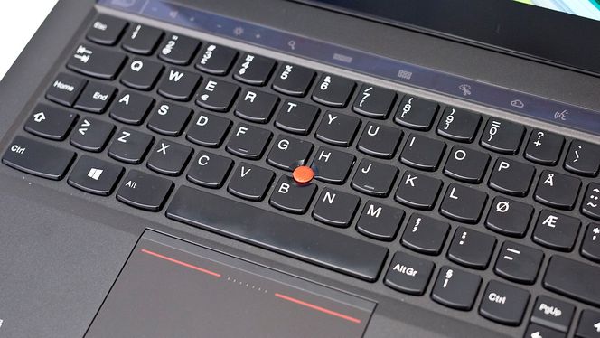 Tastaturet er typisk Lenovo: Strålende. Denne gang har de også fjernet problemet med at Fn-tasten lå utenfor Ctrl på tastaturet - nå er hele Fn-funksjonaliteten lagt til touchpanelet på toppen.