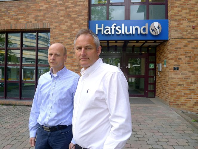 Skal dele inn fjernvarmenettet: – Vi mister mindre vann når vi seksjonerer fjernvarmesystemet inn i mindre seksjoner, sier direktør for produksjon og drift i Hafslund, Jan Morten Trønnes. Til venstre direktør for varmeplan, Øyvind Nilsen.