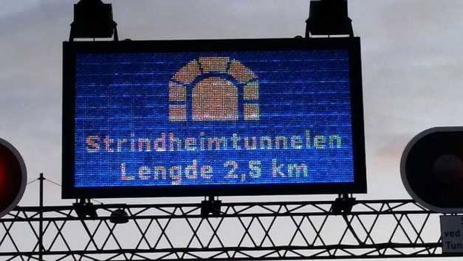 Informasjon: Det er over 40 fullgrafiske skilt i og utenfor Strindheimstunnelen.