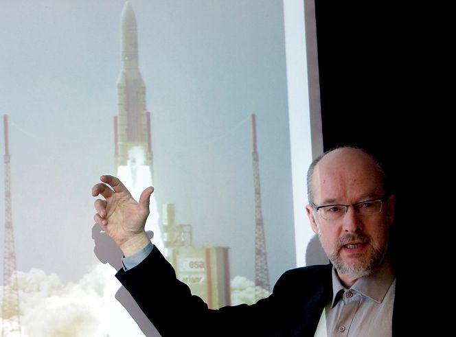 – Drømmen er å finne planeten som virkelig ligner jorda, og sjansen for det øker hvis man ser på et stort antall planeter, sier Terje Wahl ved Norsk Romsenter.